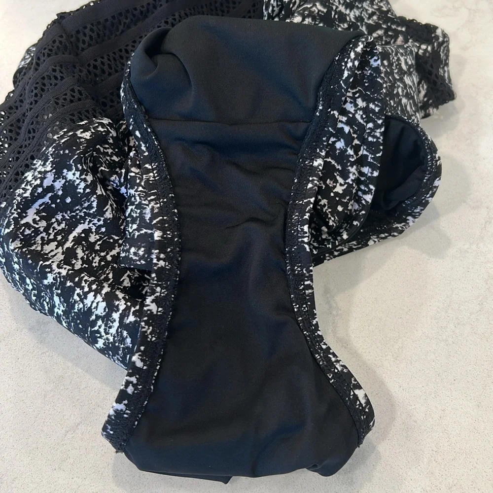 Calvin Klein Sea Glass Printed Mesh-Inset Black White Suit Size 8